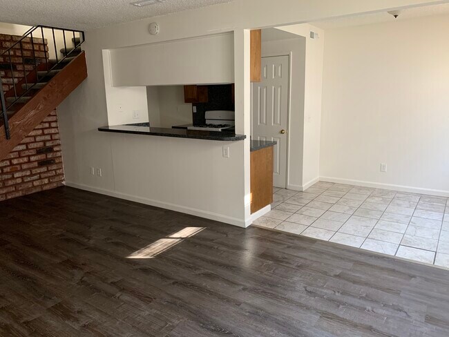 Building Photo - 1148 W Calle De La Luna