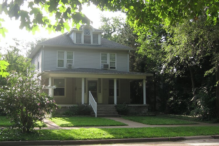 The unit being advertised is on the lower right in this photo. - 1542 South Center Street