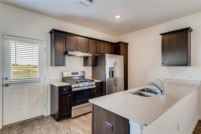 Building Photo - 7428 Spring Ray Dr
