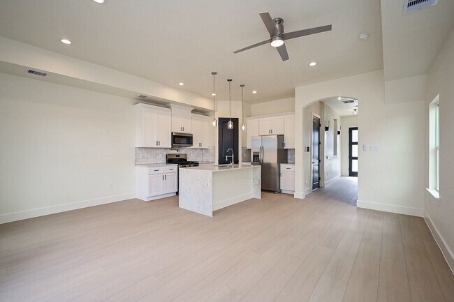 Foto del edificio - 3839 Noah St