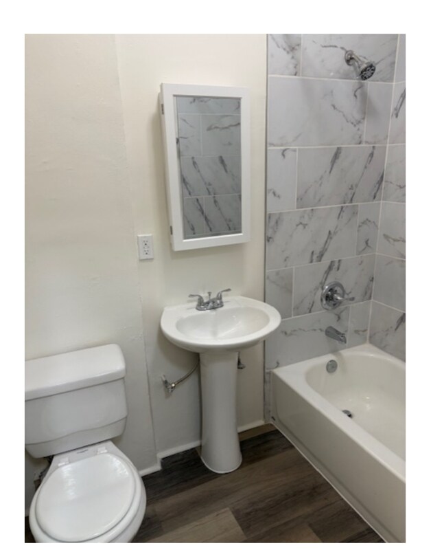 Foto principal - 1523 N McCadden Pl