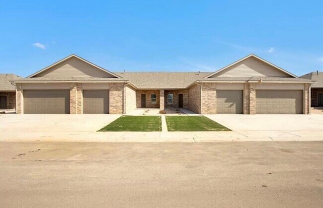 Foto del edificio - 5823 Urbana Pl