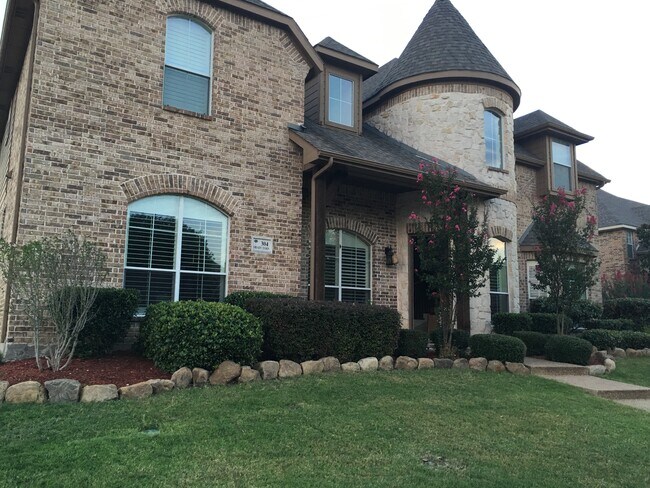 Building Photo - 304 Shady Oaks Dr