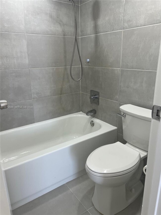 Building Photo - 20301 W Country Club Dr