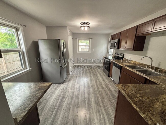 Building Photo - 602 Burksdale Rd