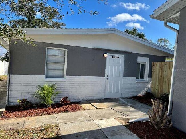 Front - 605 S Disston Ave