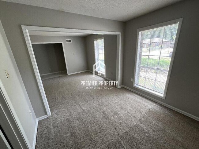 Foto del edificio - 3236 Maple Hill Dr