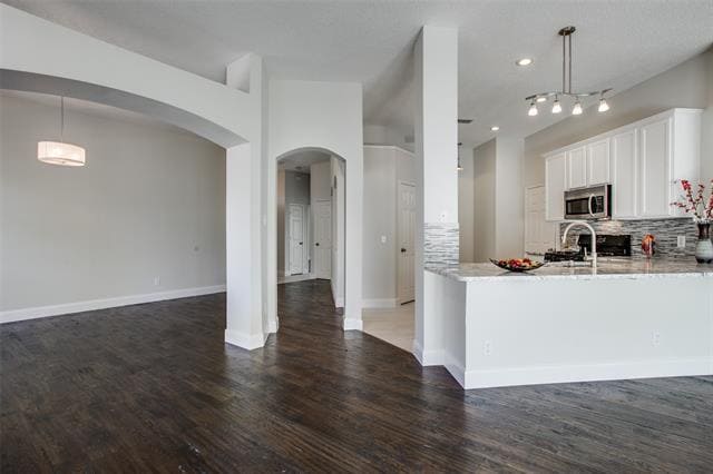 Building Photo - 3708 Villanova Dr