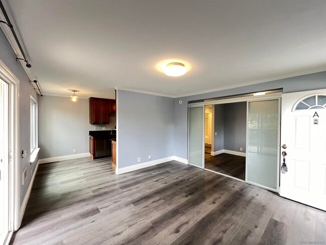 Building Photo - 8581 Villa La Jolla Dr