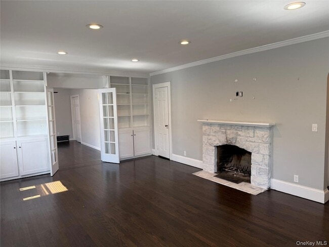 Building Photo - 2100 Hillside Ave