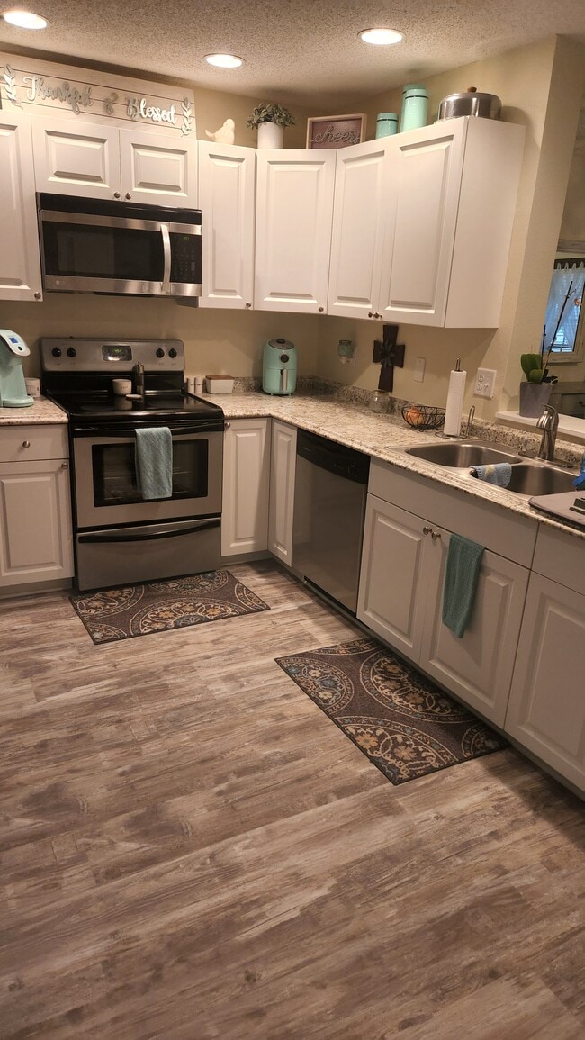 Foto del edificio - 2106 Clover Hill Rd