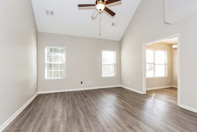 Foto del edificio - 1925 Port James Cir