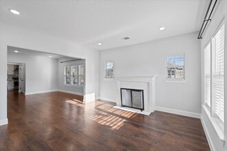 Building Photo - 2 Jenkins St