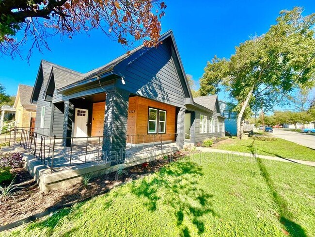 Foto del edificio - 2825 Meadowbrook Dr