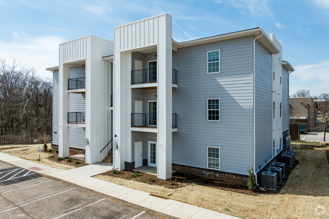 Building Photo - Hurstbourne Pointe