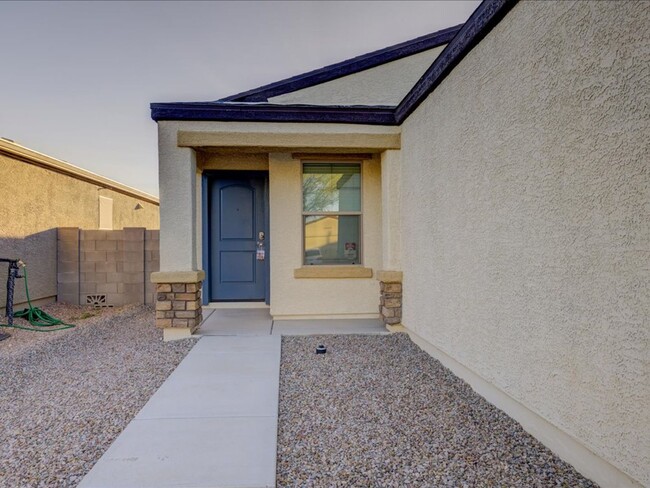Building Photo - Cantera Community 3 Bedroom 2 Bath!!!