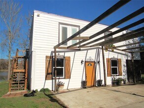 Building Photo - 2503 River Crest