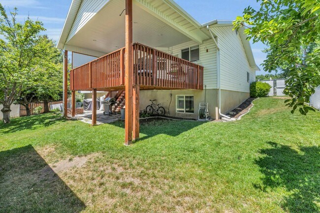 Building Photo - 1504 North Summer Crest Drive