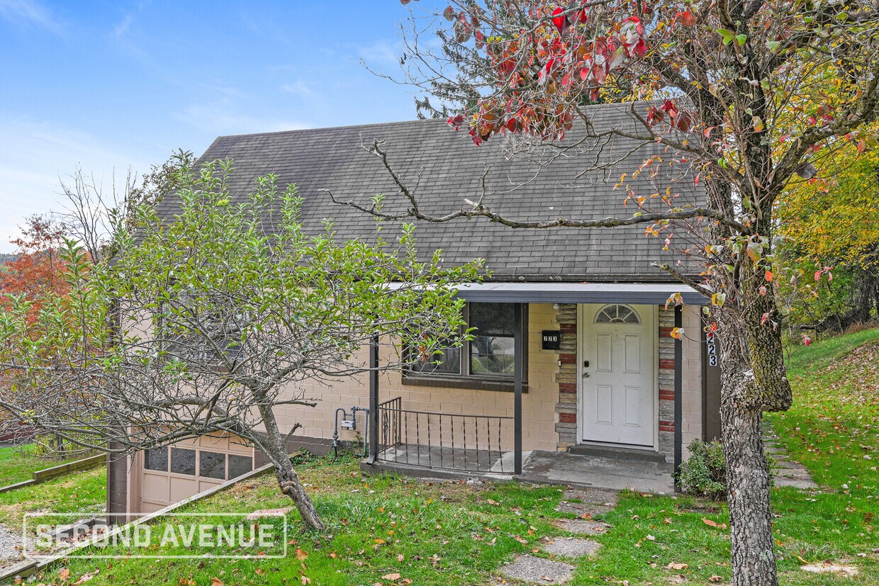 Foto principal - 223 Auburn St