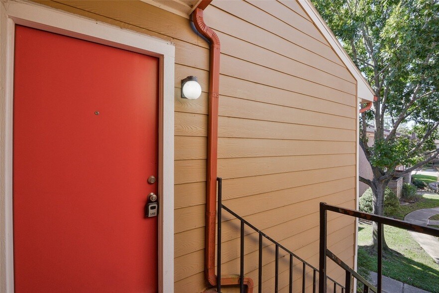 Primary Photo - 12955 Woodforest Blvd