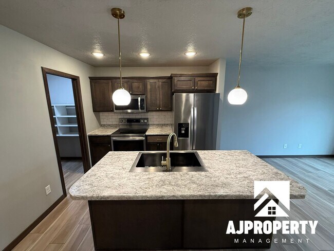 Foto del edificio - 6516 W 6th Pl.