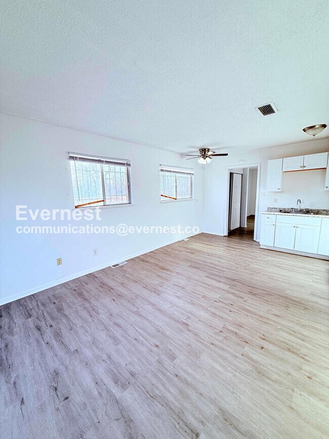 Foto del edificio - 1 Bed/1 Bath Home in Detroit / Pet-Friendly / Vouchers Accepted / Available Now!