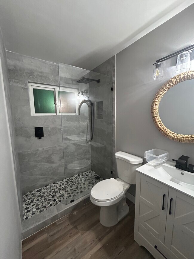 Foto del edificio - 1331 Rose Ave