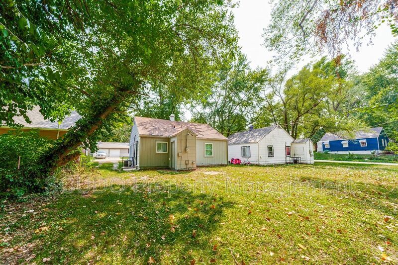 Foto principal - 1502 E 72nd St