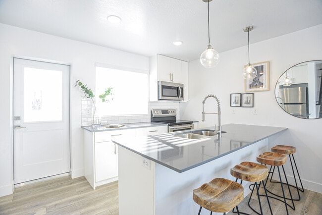 Building Photo - 3023 S 700 E