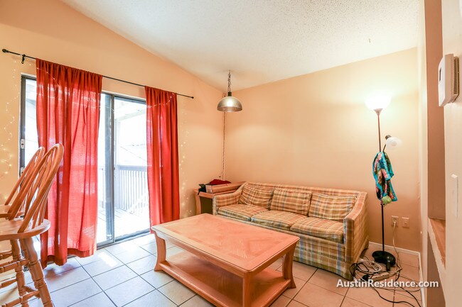 Foto del edificio - 2410 Longview St