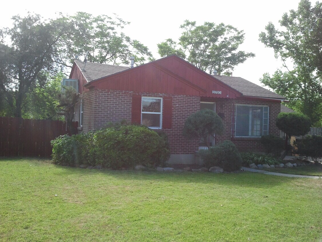 Primary Photo - 5760 S Hansen Cir