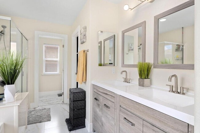 Photo - 660 Greg Thatch Cir Apartment