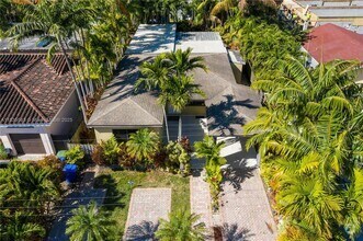 Building Photo - 2708 SW 33rd Ct