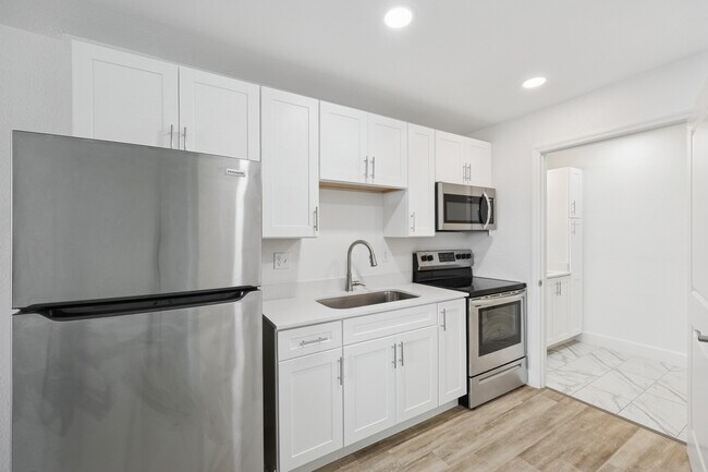 Cocina completa - Parkview Village LLC