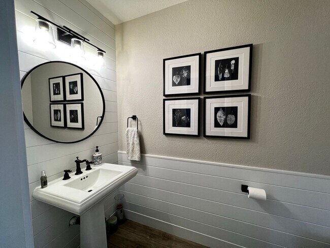 Foto del edificio - Modern & beautiful 3-bed, 2-bath Property ...