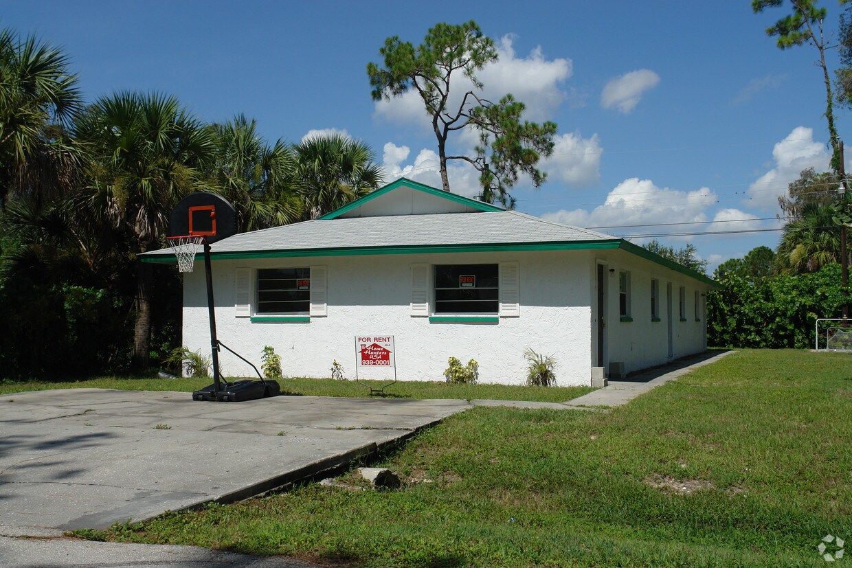 Building Photo - 5538 9th Ave