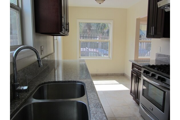Foto del diseño de interior - 1801-1805 W 5th St