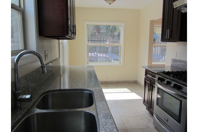 Interior Photo - 1801-1805 W 5th St
