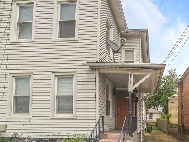 Building Photo - 1614 Iranistan Ave