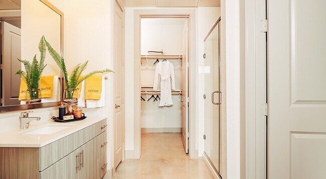Building Photo - Warmhearted New 2 BR Available