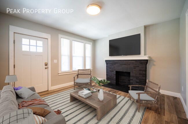 Foto del edificio - Available in September! Gorgeous 3 Bedroom...