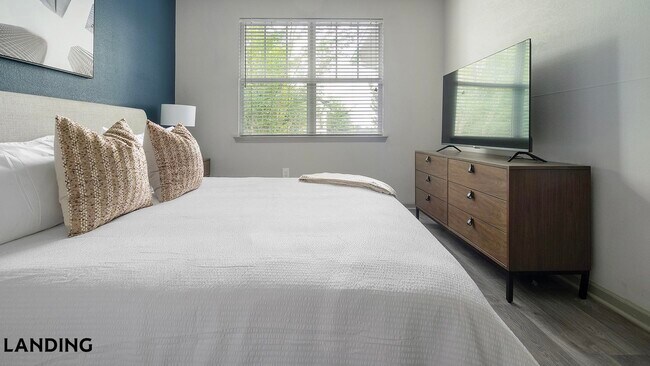 Foto del edificio - 7116 Finn Hall Ave