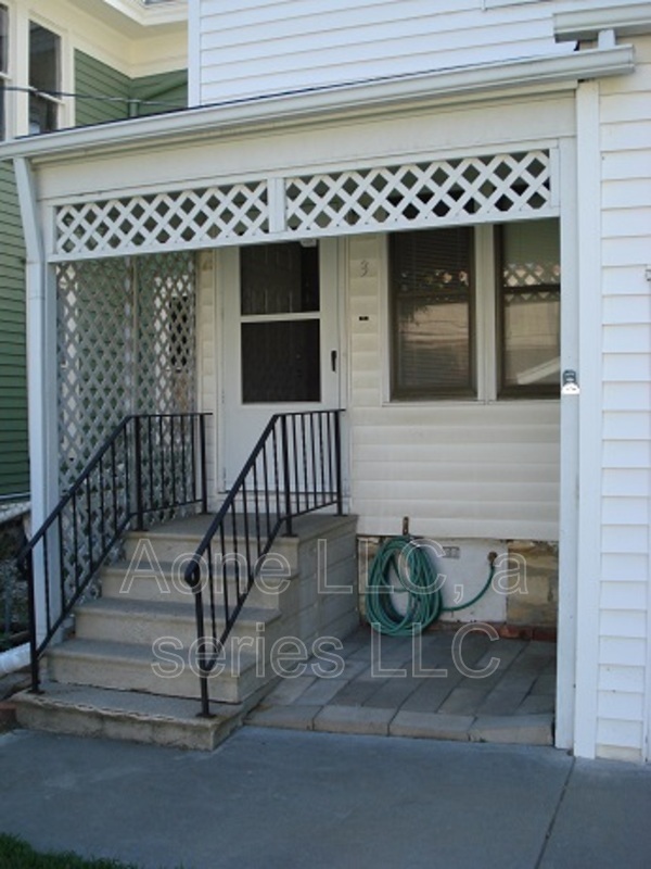 Building Photo - 717 SW Lincoln St