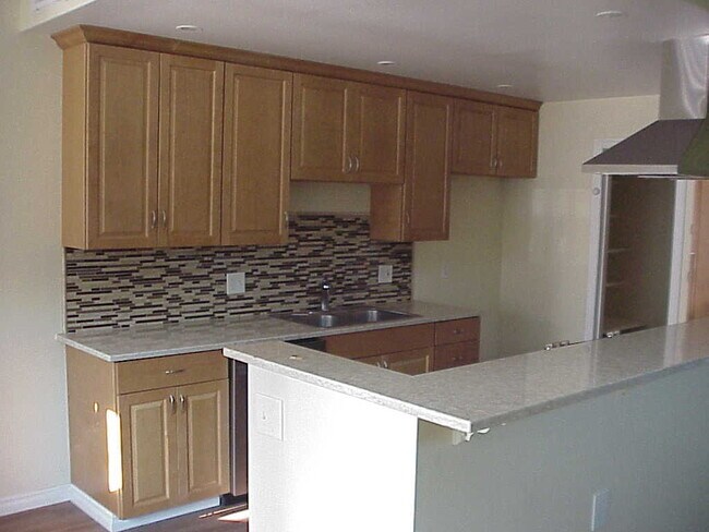 Foto del edificio - 10415 KIMBARK Ave