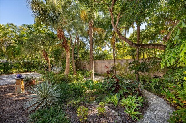 Foto del edificio - 3240 Morris Ln