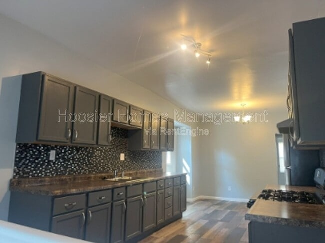 Photo - 117 W 36th St Apartment