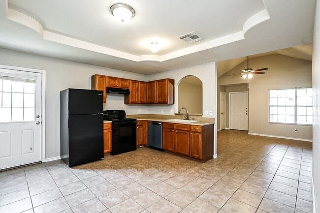 Building Photo - 6267 Gillian Park Dr