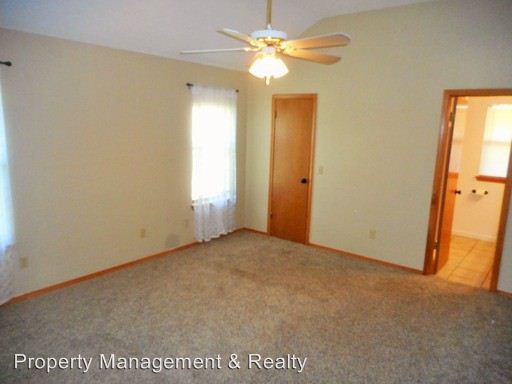 Building Photo - 1821 Pinnacle Ln