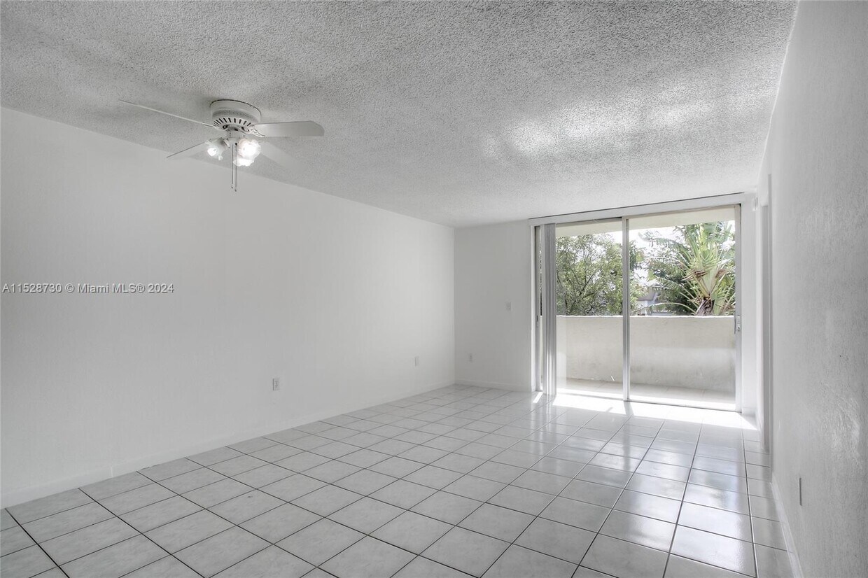 Primary Photo - 10000 NW 80th Ct