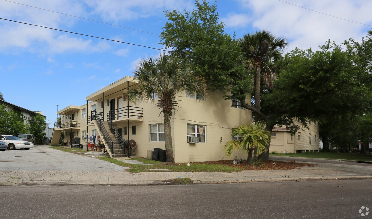Foto principal - 1230 W 3rd St